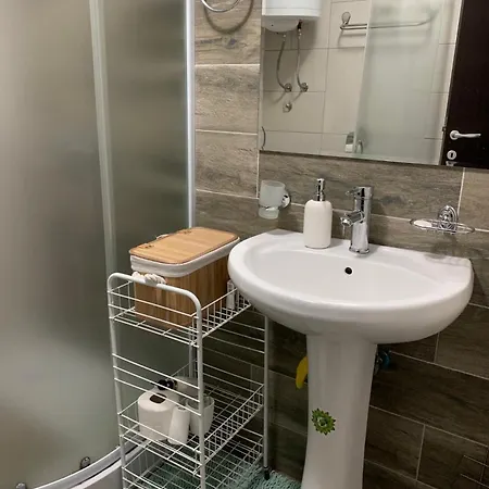 Beli U Zlatiborskim Konacima Bele Vode Bb