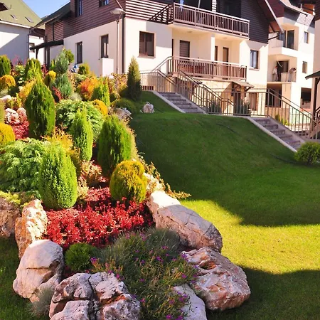 Beli U Zlatiborskim Konacima Bele Vode Bb Apartmanhotel Zlatibor
