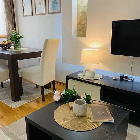 Beli U Zlatiborskim Konacima Bele Vode Bb Zlatibor